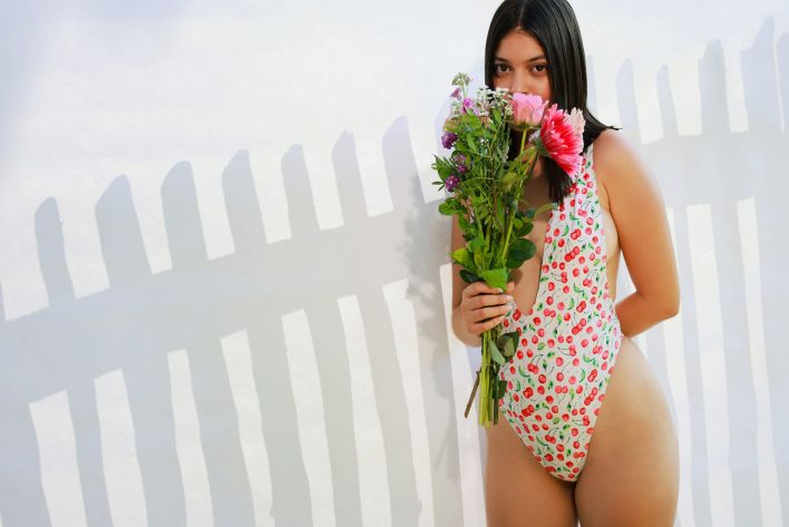 Gia Rosse in Outdoor Studio. Thumb 10