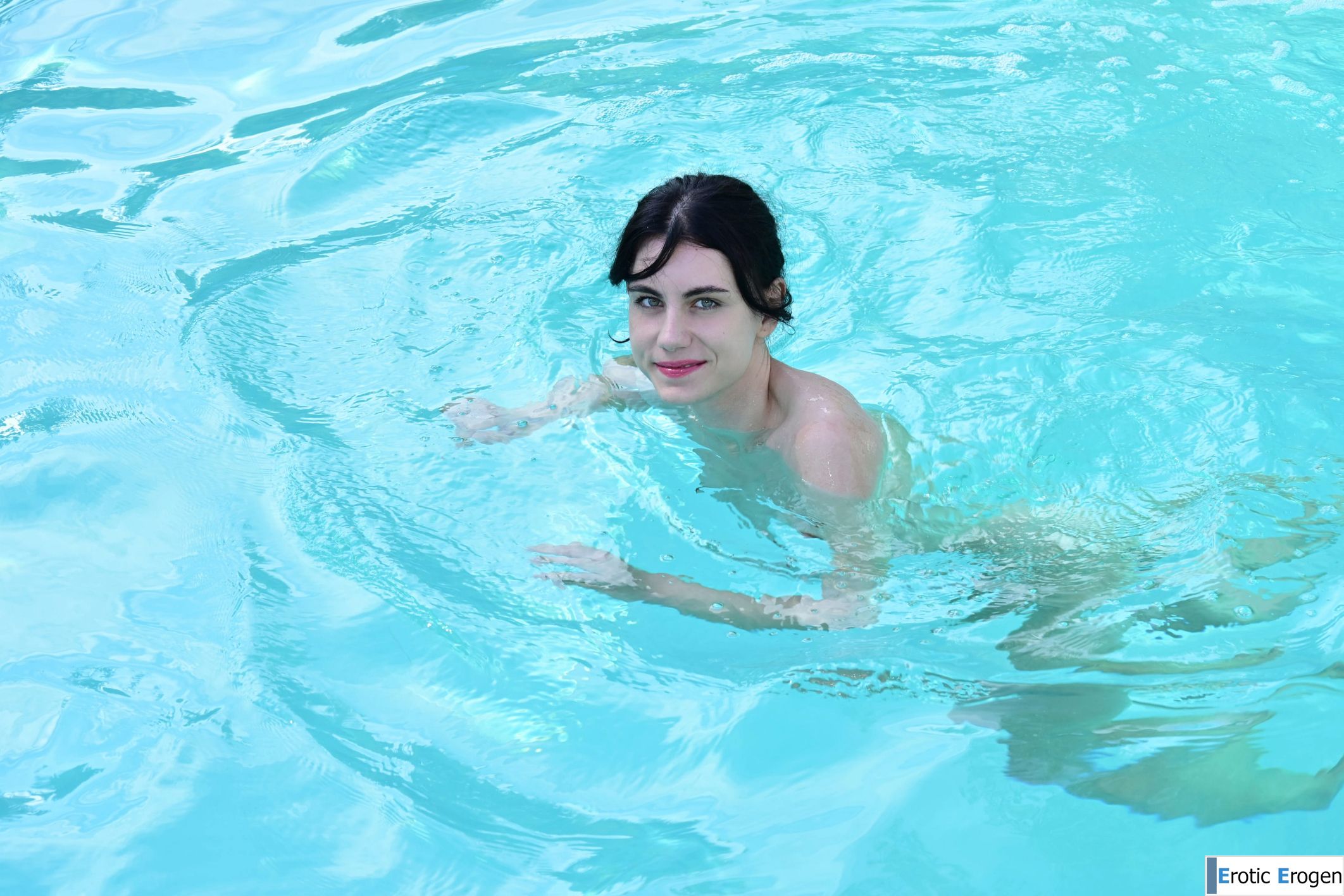 Olivia in Pool Party. Picture 29