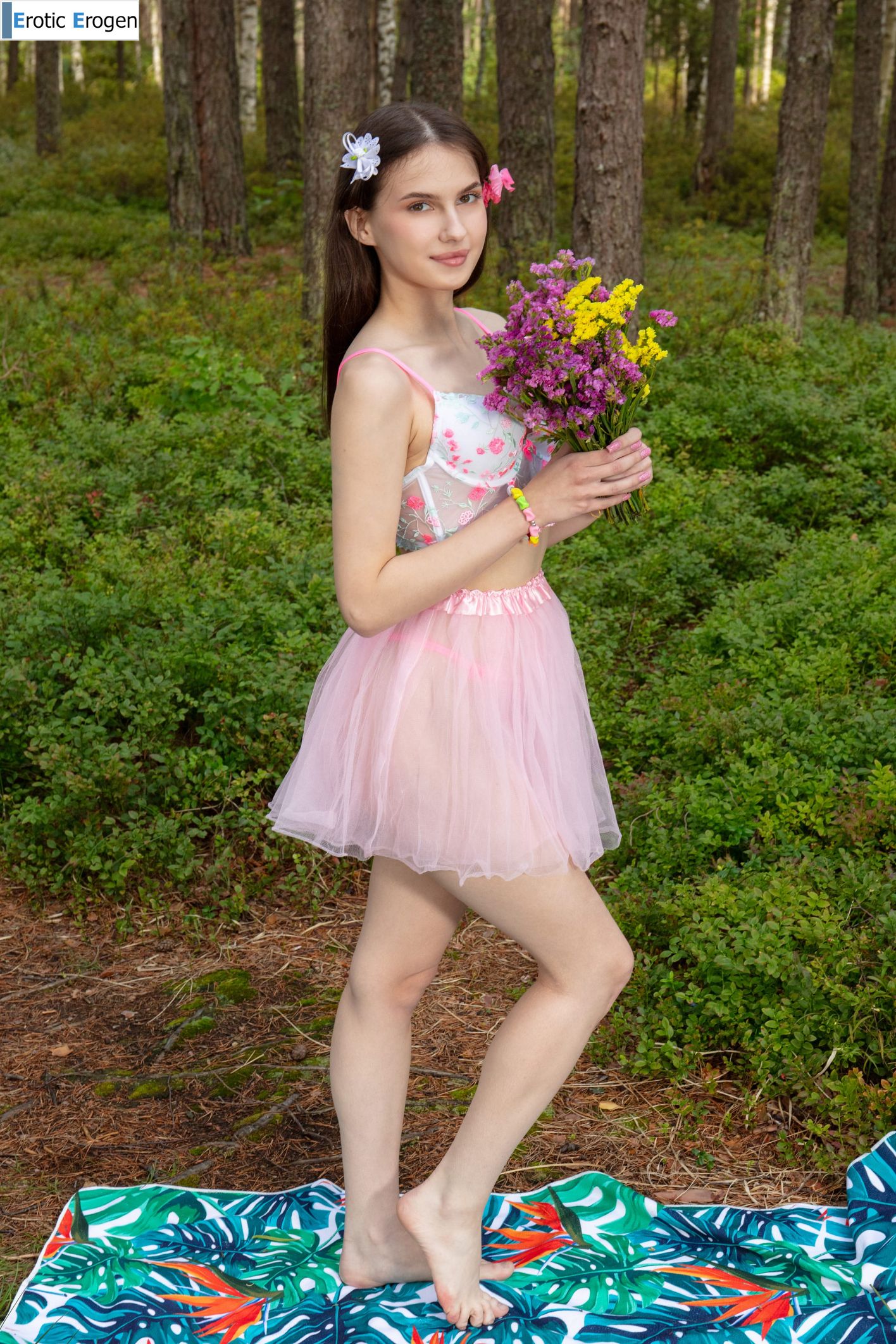 Silky in Forest Secret. Picture 1