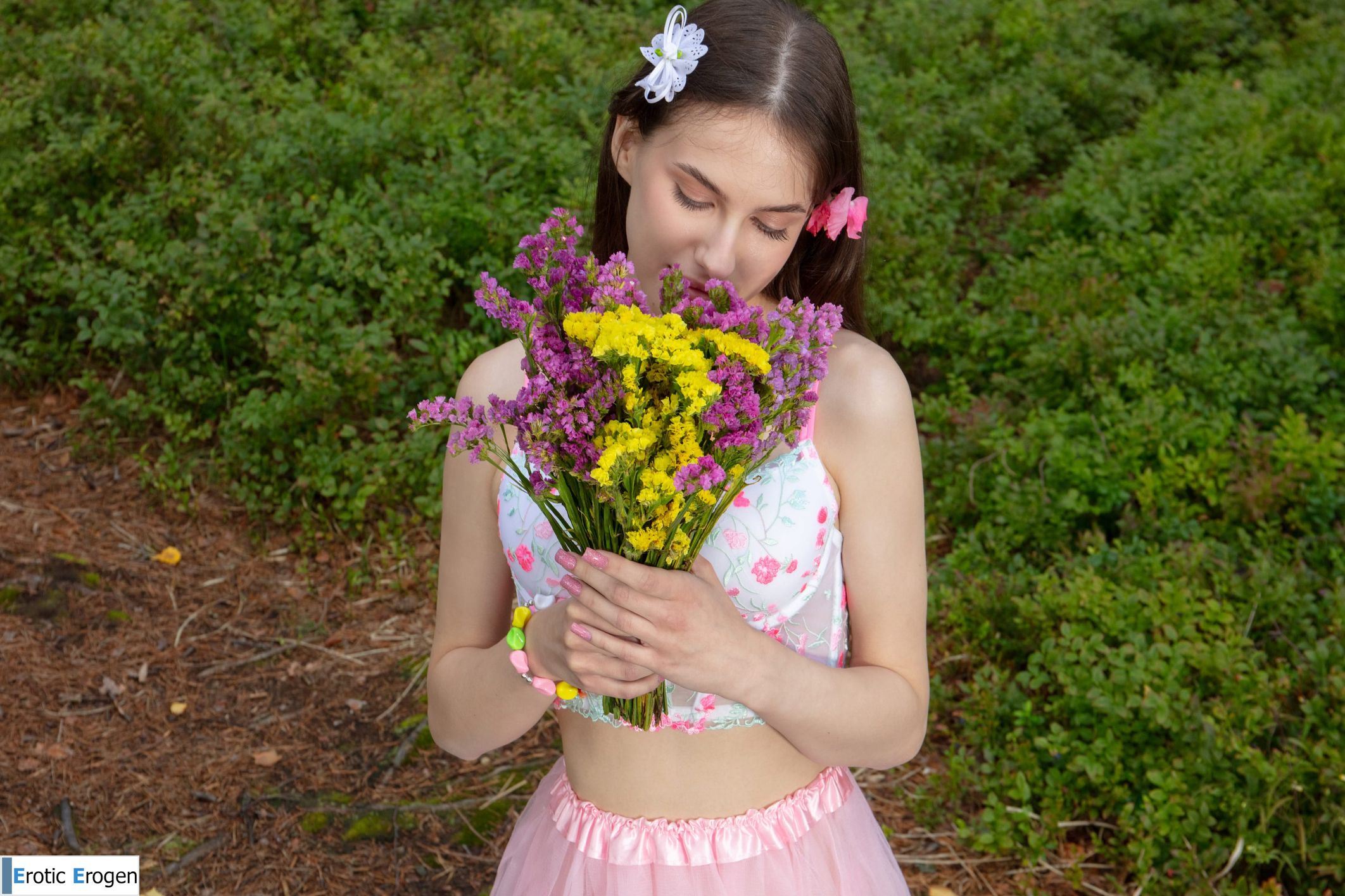 Silky in Forest Secret. Picture 4