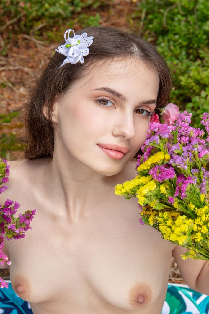 Silky in Forest Secret. Thumb 21