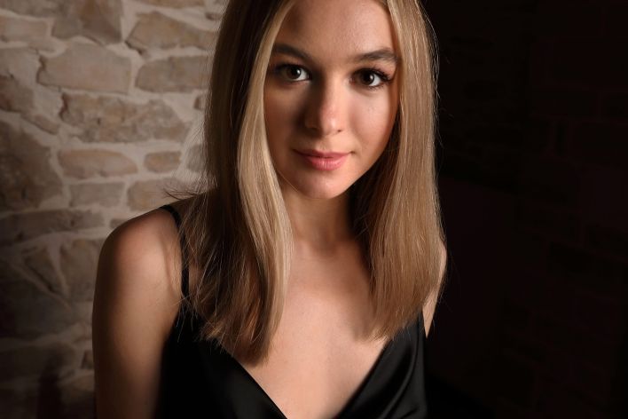 Stefani in Home Girl. Thumb 5