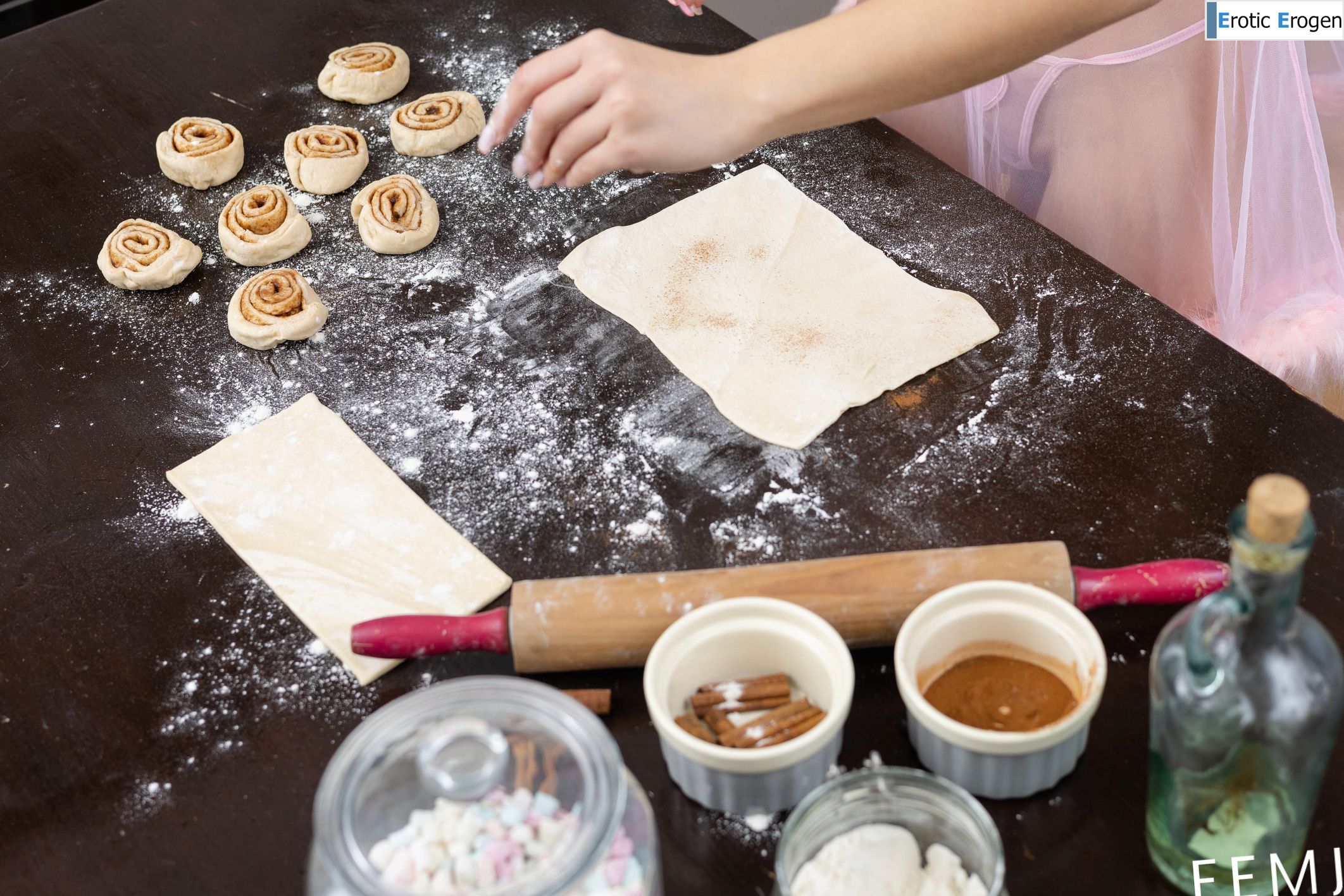 Molly A in Apetites. Picture 3