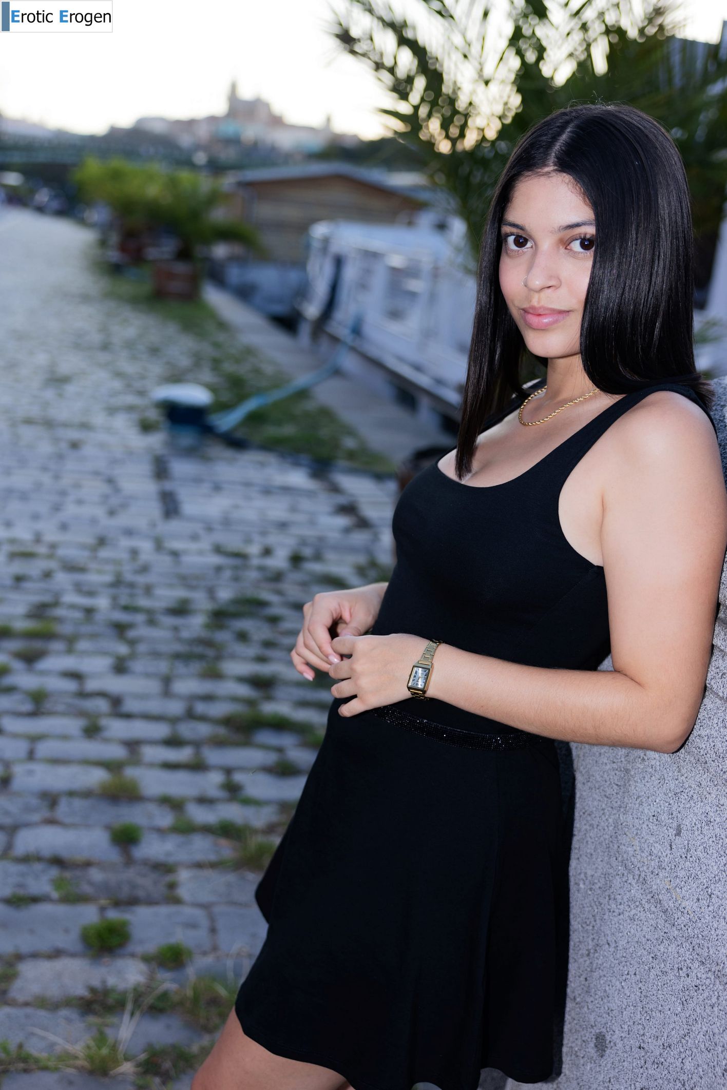 Gia Rosse in First Walk. Picture 1