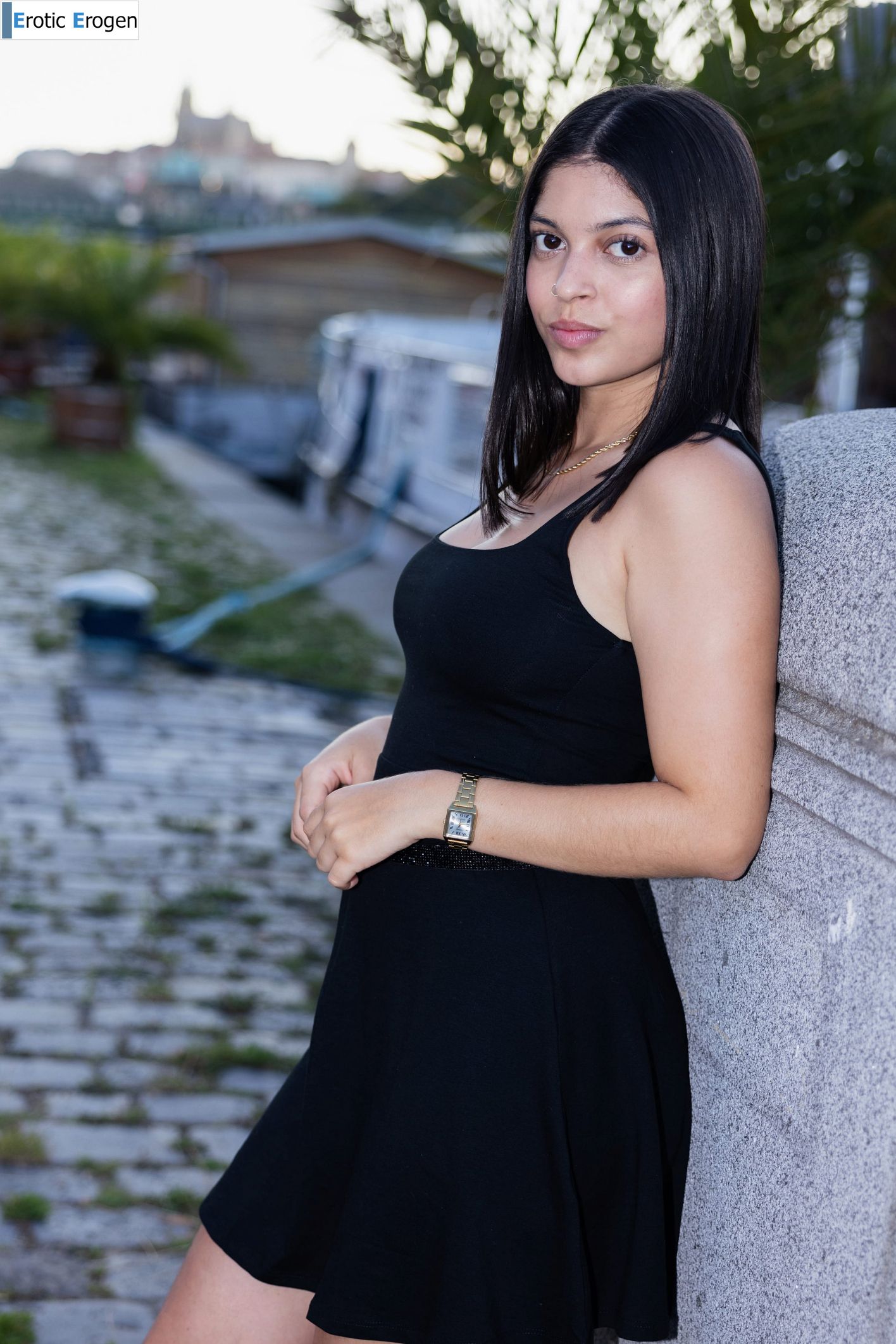 Gia Rosse in First Walk. Picture 3