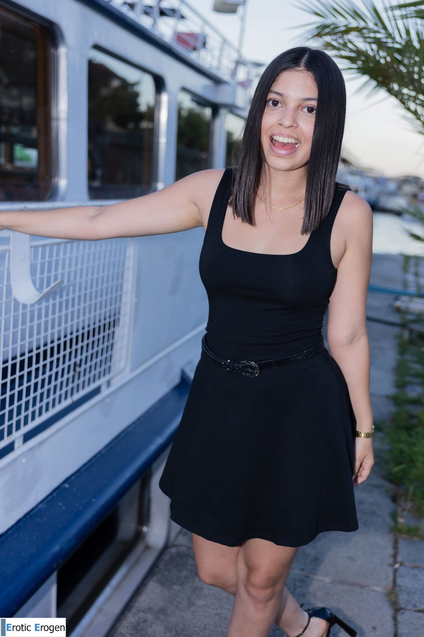 Gia Rosse in First Walk. Picture 7