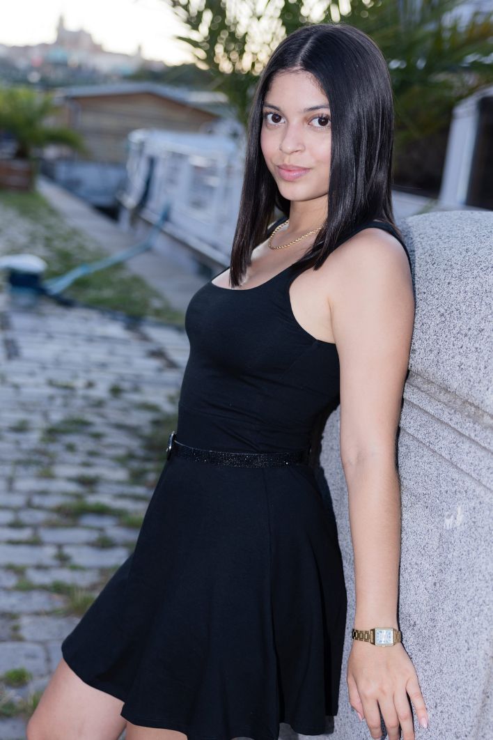 Gia Rosse in First Walk. Thumb 2