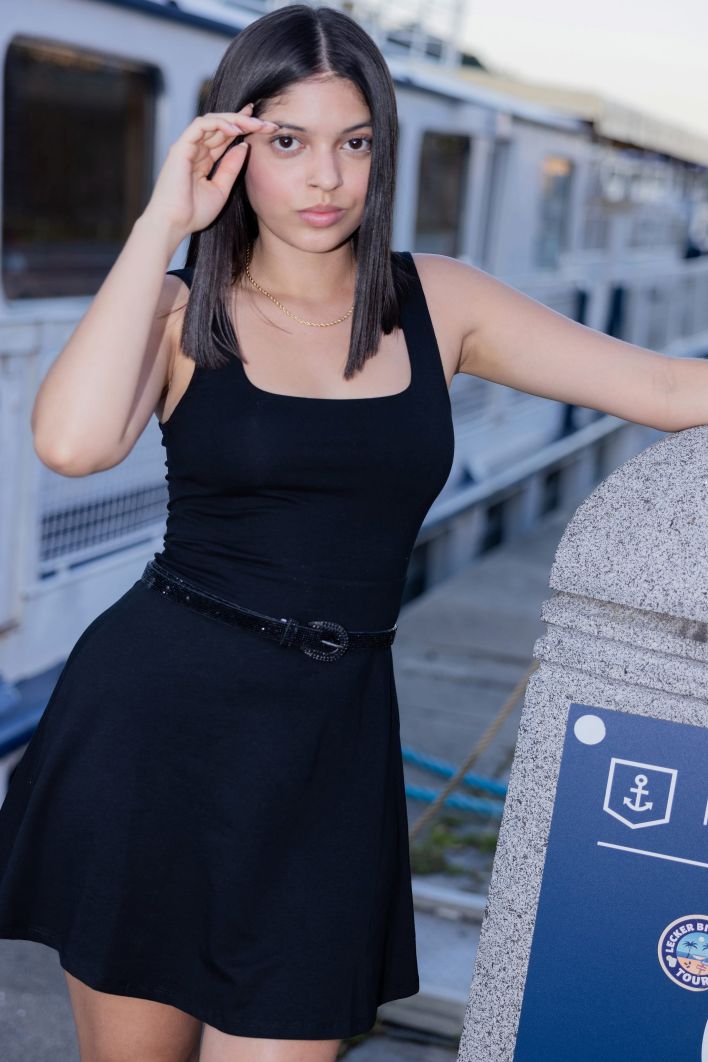 Gia Rosse in First Walk. Thumb 4