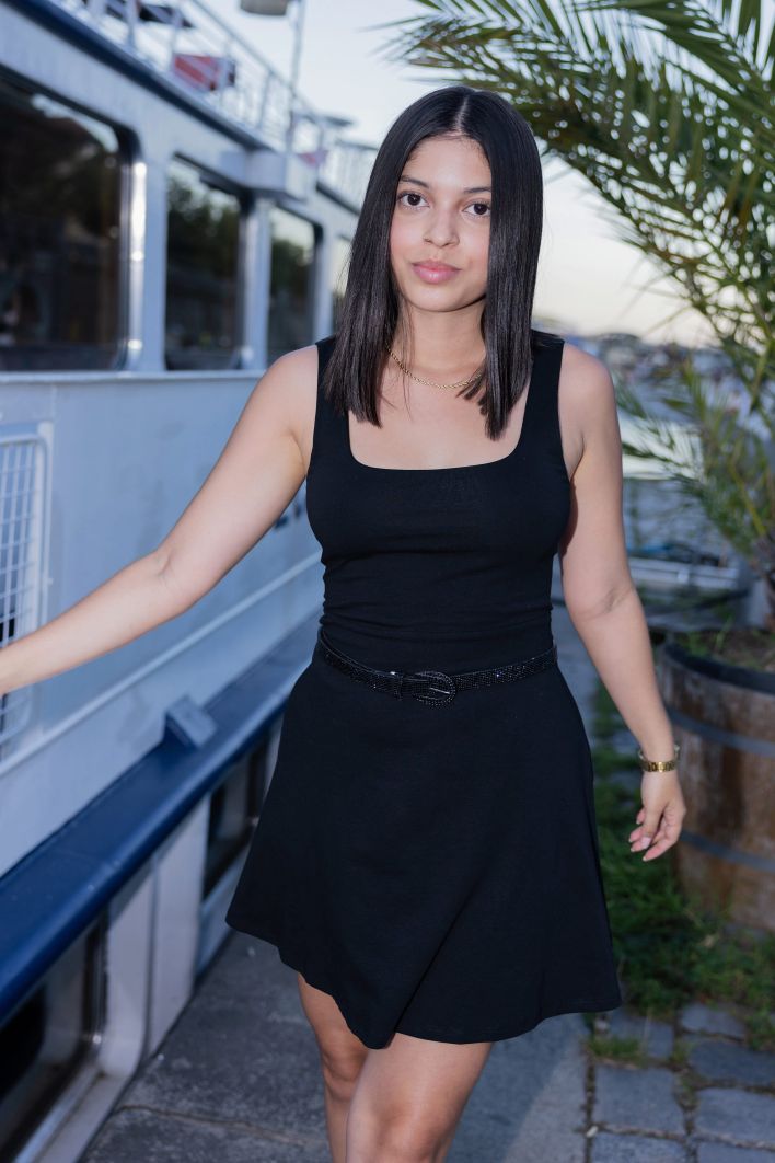 Gia Rosse in First Walk. Thumb 6