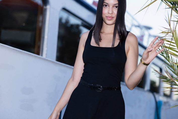 Gia Rosse in First Walk. Thumb 8