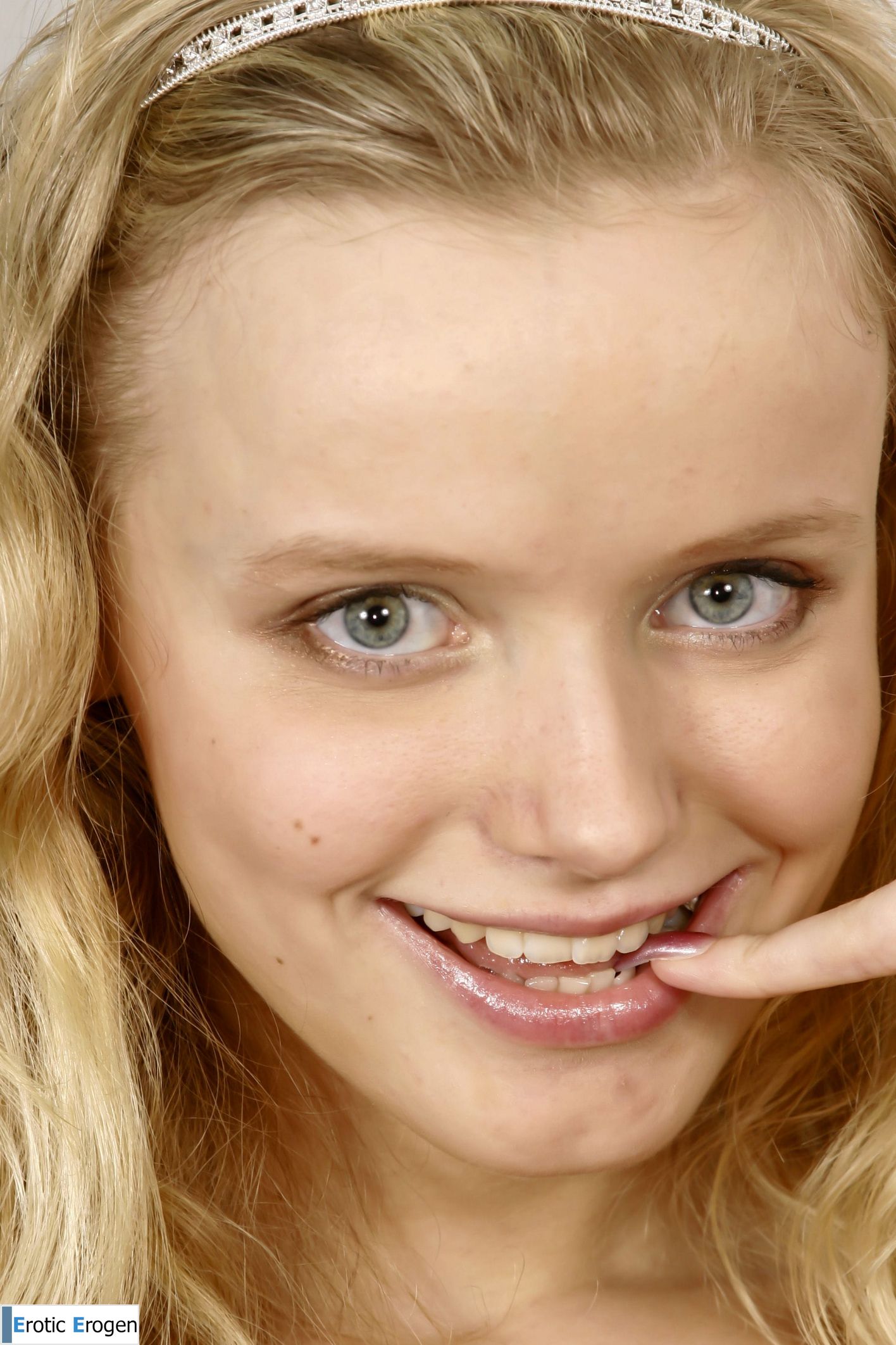 Yana F in Hot Girl Touching. Фото 40