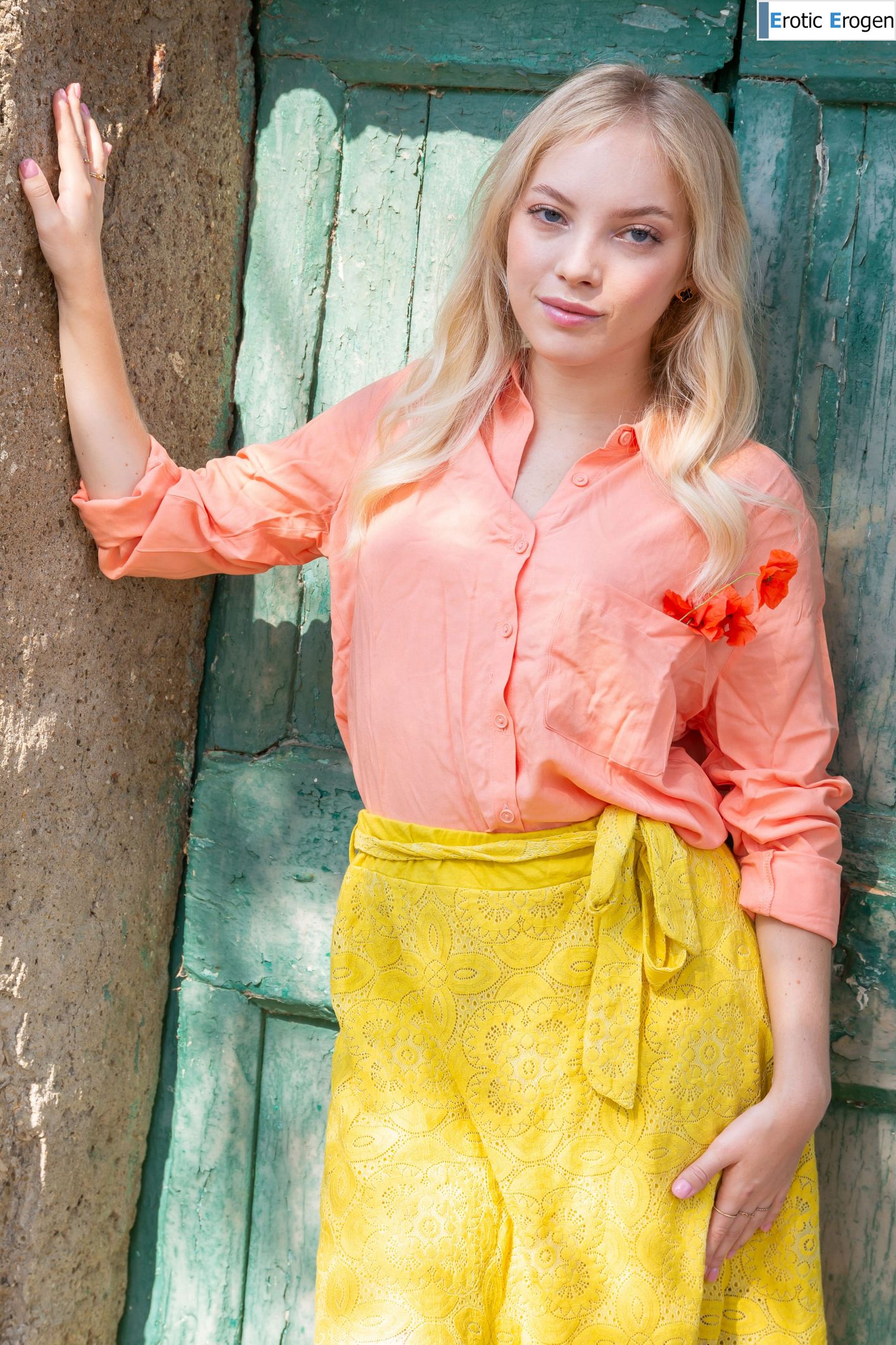 Bella Spark in Sun Shadows. Фото 1