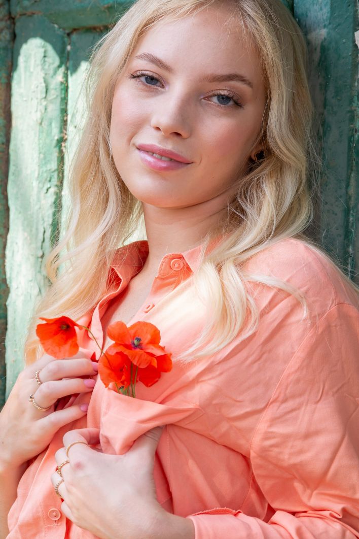 Bella Spark in Sun Shadows. Эскиз 2