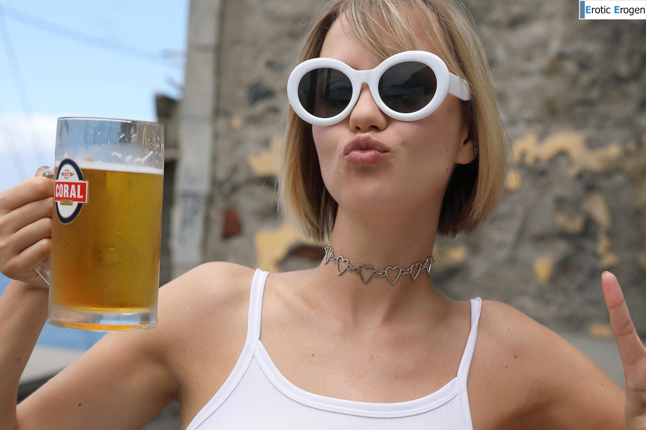 Lana Lane in Postcard Paul Do Mar. Picture 39