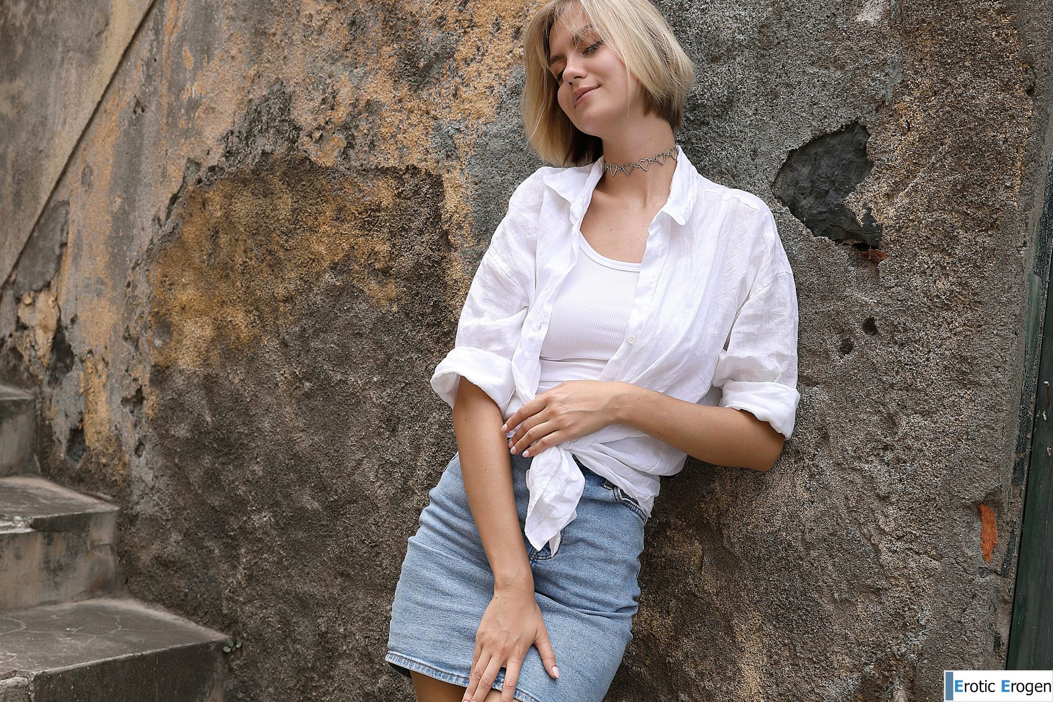 Lana Lane in Postcard Paul Do Mar. Picture 4