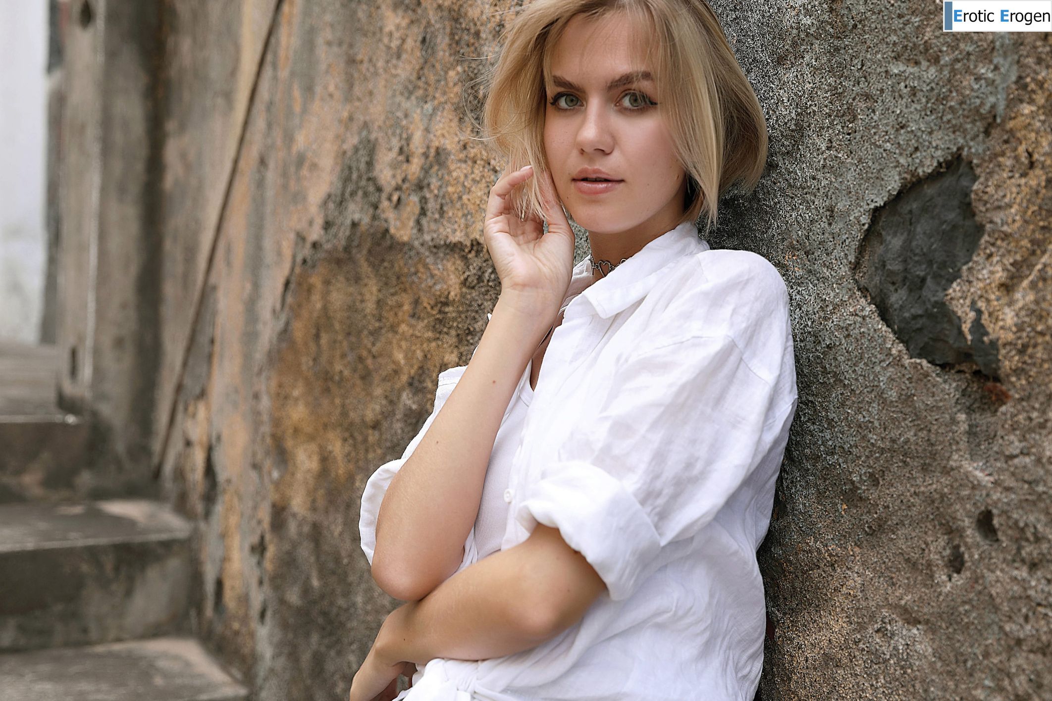 Lana Lane in Postcard Paul Do Mar. Picture 5