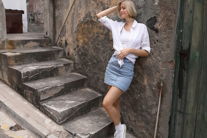 Lana Lane in Postcard Paul Do Mar. Thumb 3