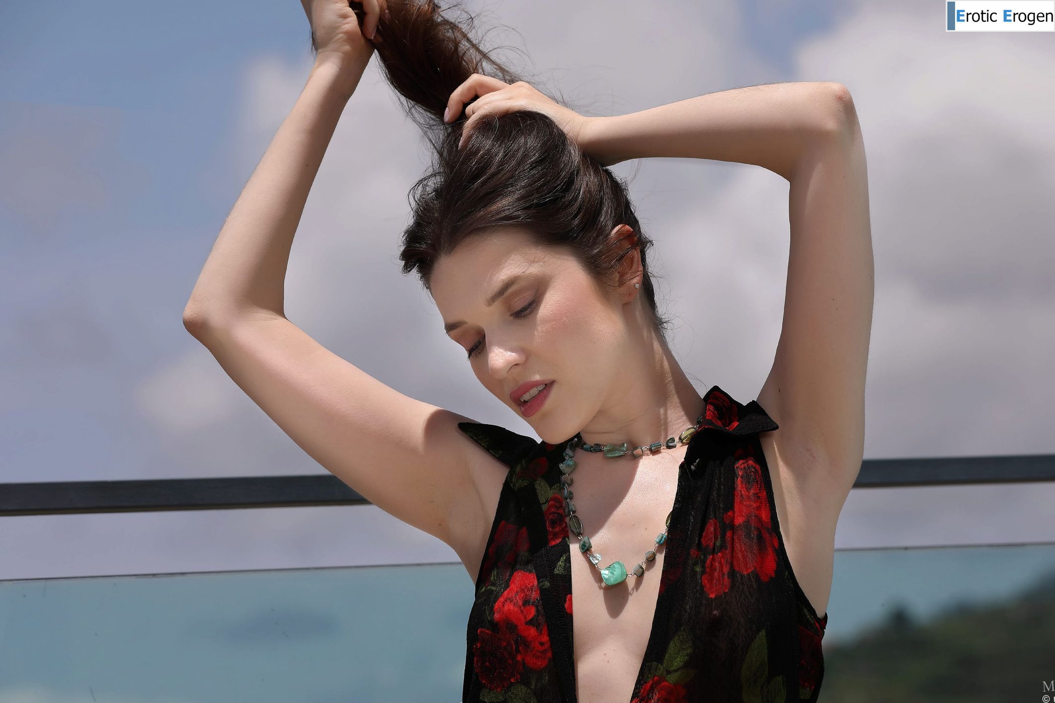 Amelia in Sweltering Heat. Picture 10