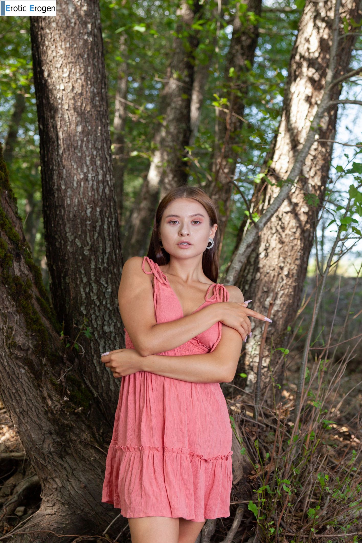 Skye Bloom in Between The Trees. Picture 5