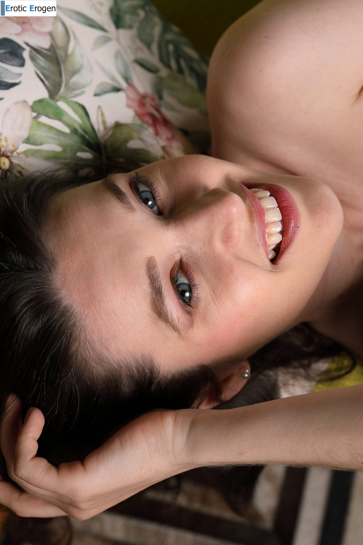 Amelia in Cachet. Picture 28