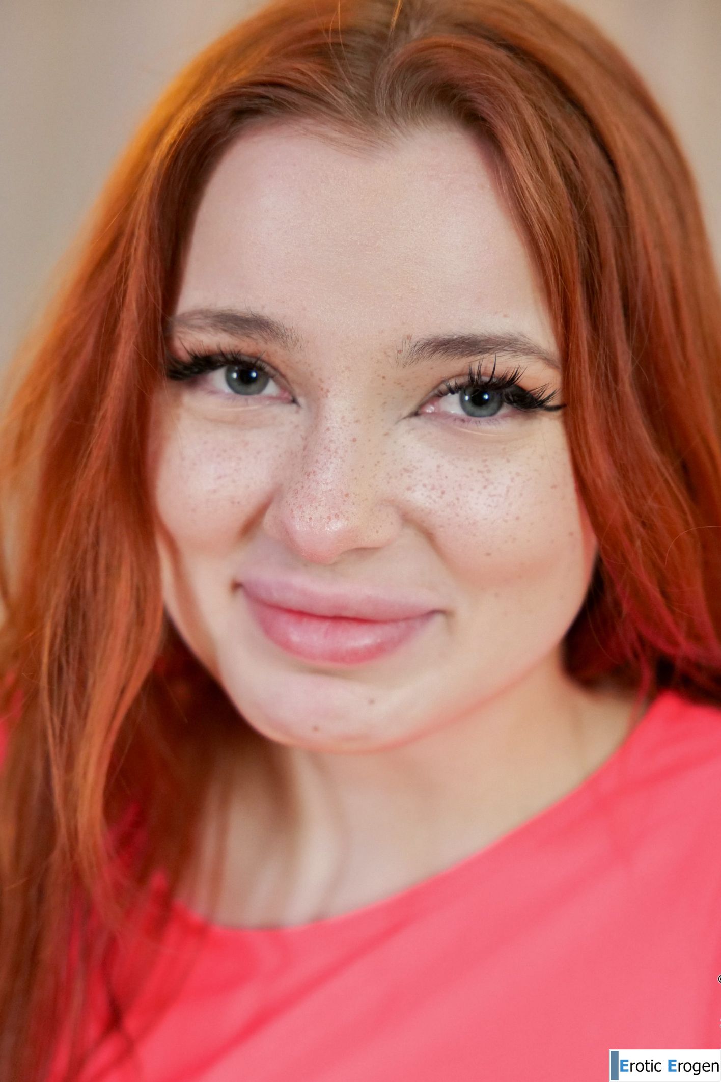 Megan M in All Smiles. Picture 3