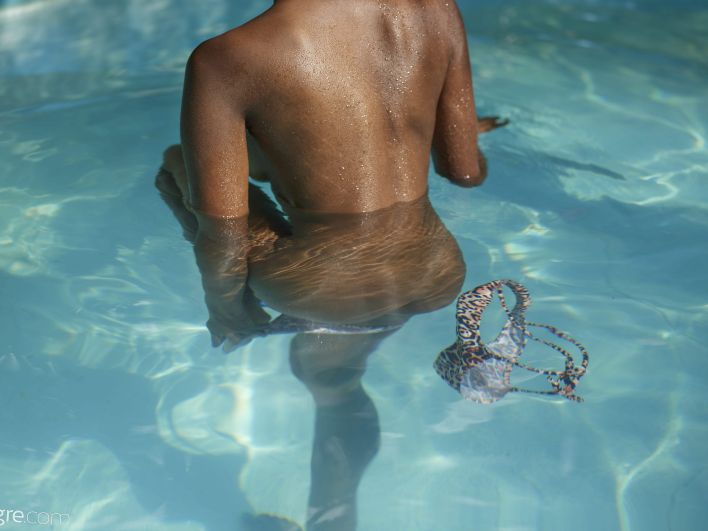 Katherina in Nude Resort Pool. Thumb 23