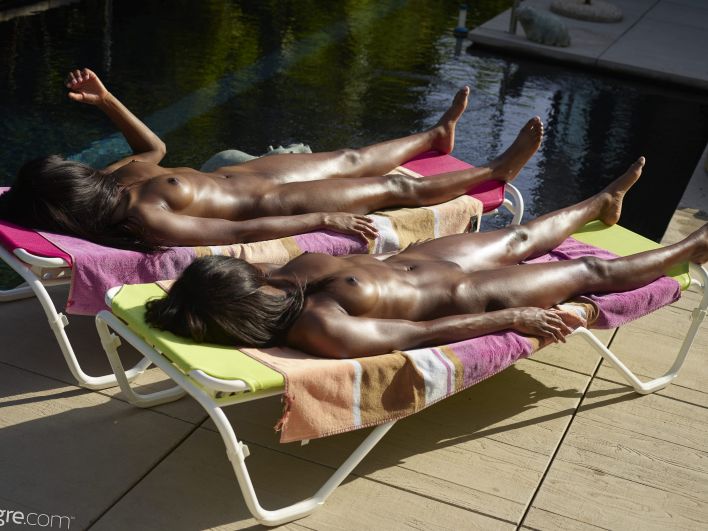 Alexandra And Ombeline in Poolside. Thumb 23