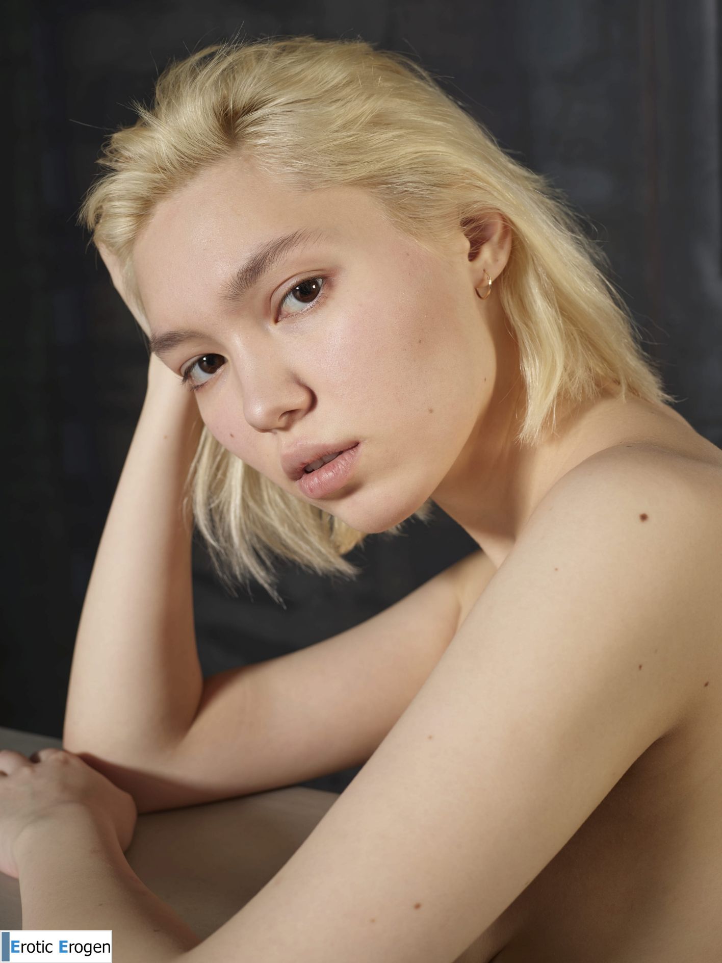 Lily in Naked At Home. Picture 18
