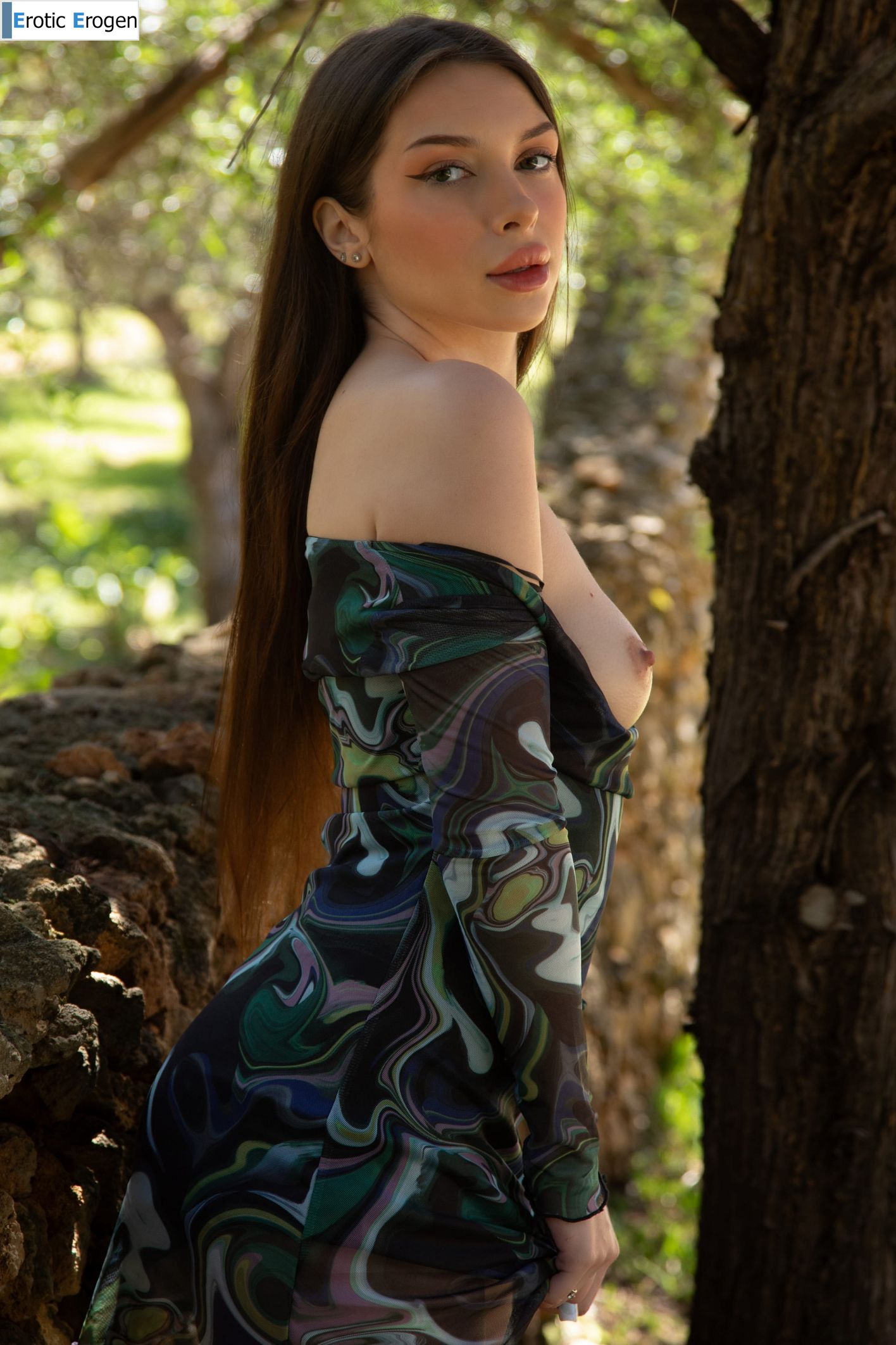 Kaylin in In The Countryside. Picture 8
