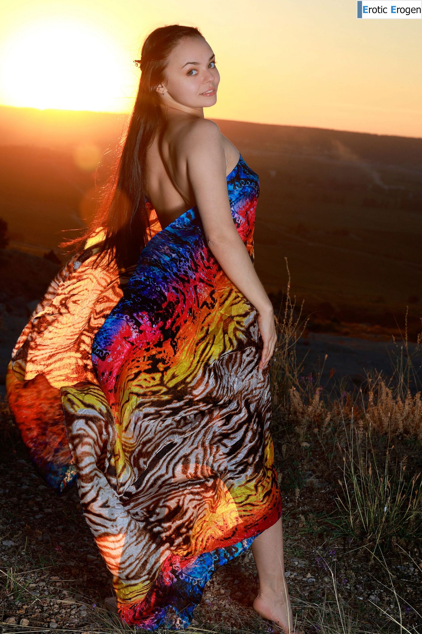 Mia Grandi in Catching Sunset. Фото 2