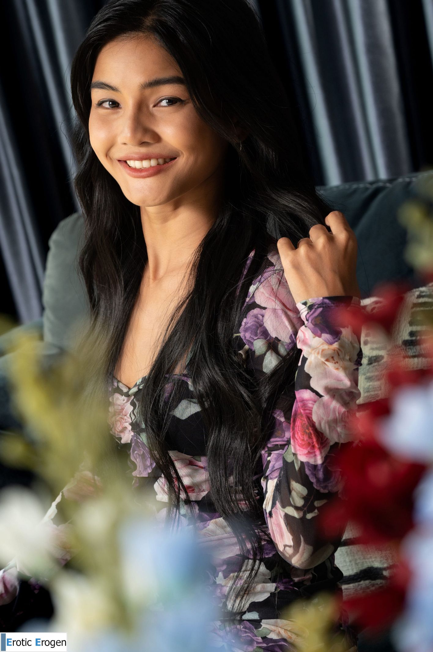 Vina Rae in Floral And Lace. Picture 4