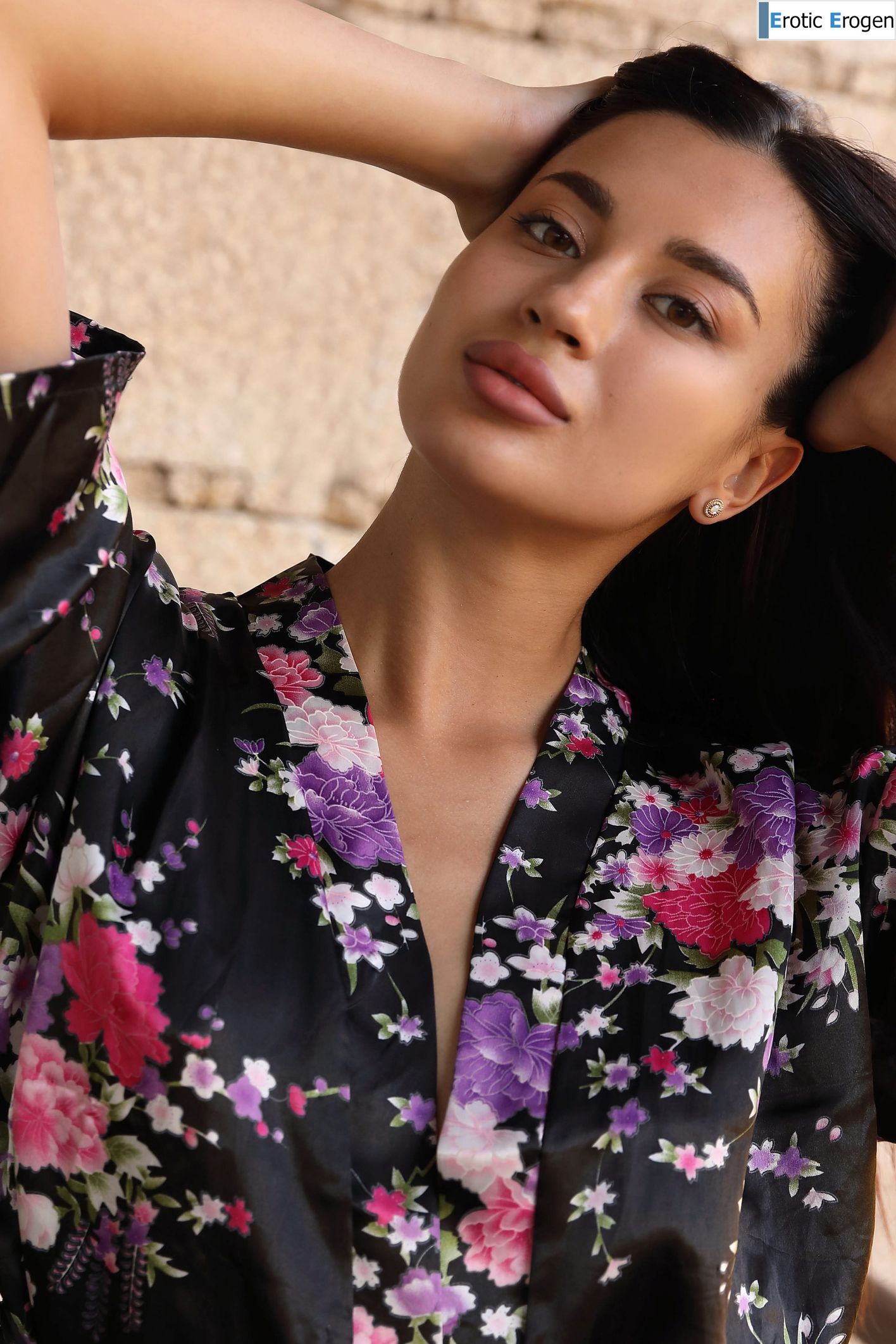 Aria in Renaissance Woman. Picture 3