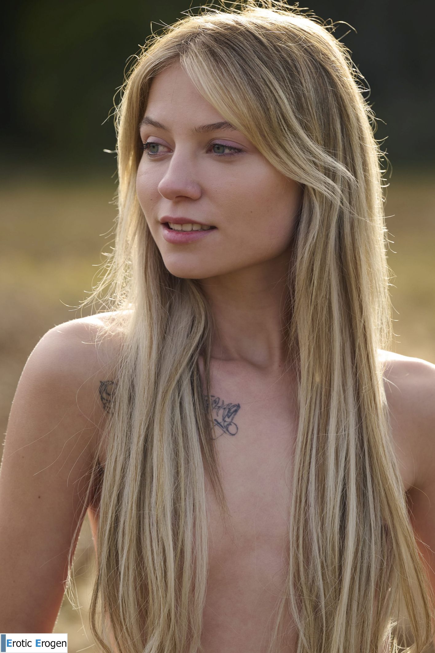 Molli in Naked Outdoors. Picture 10