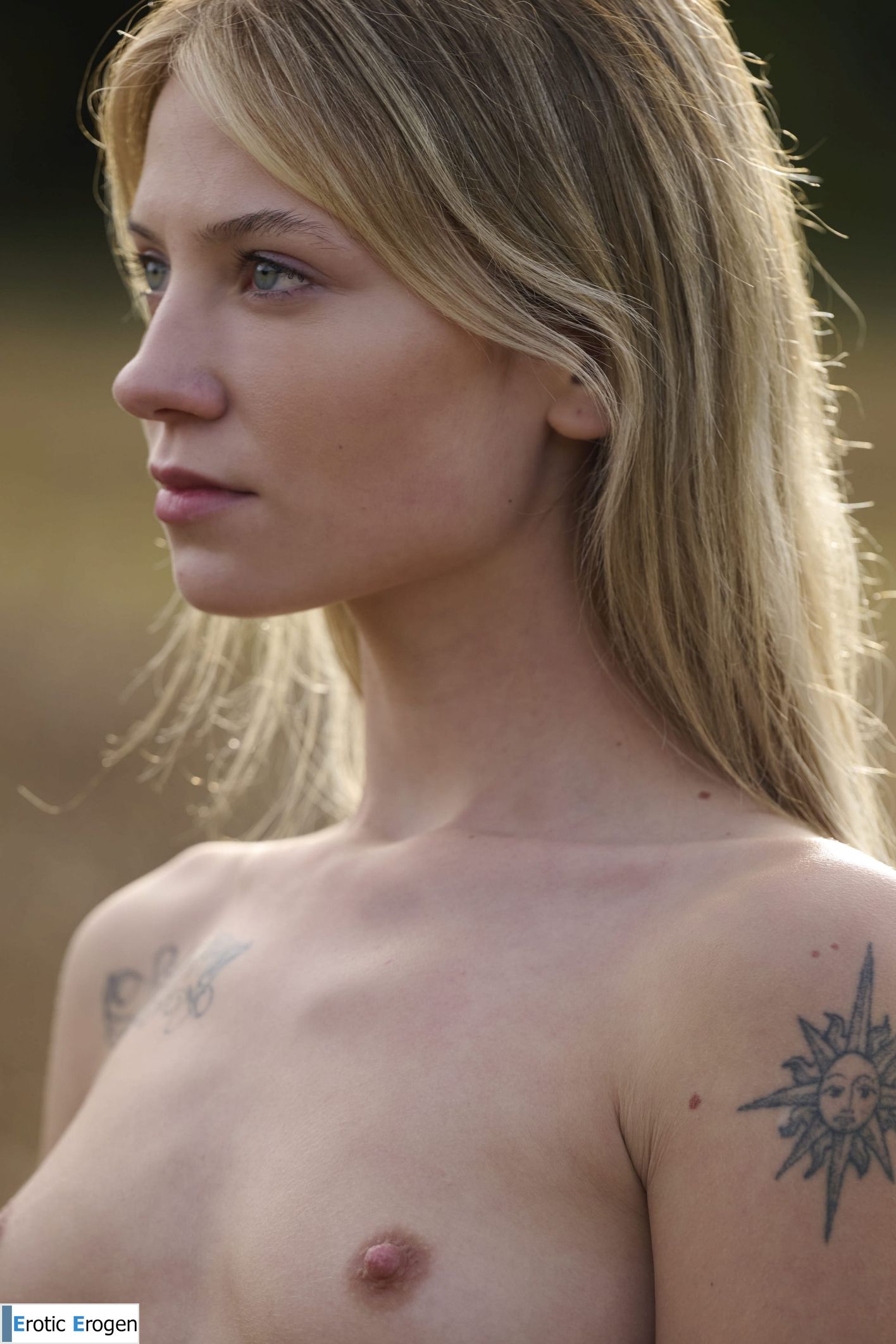 Molli in Naked Outdoors. Picture 4
