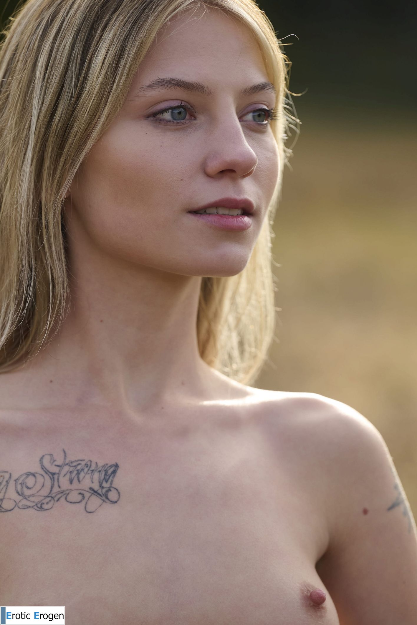 Molli in Naked Outdoors. Picture 6
