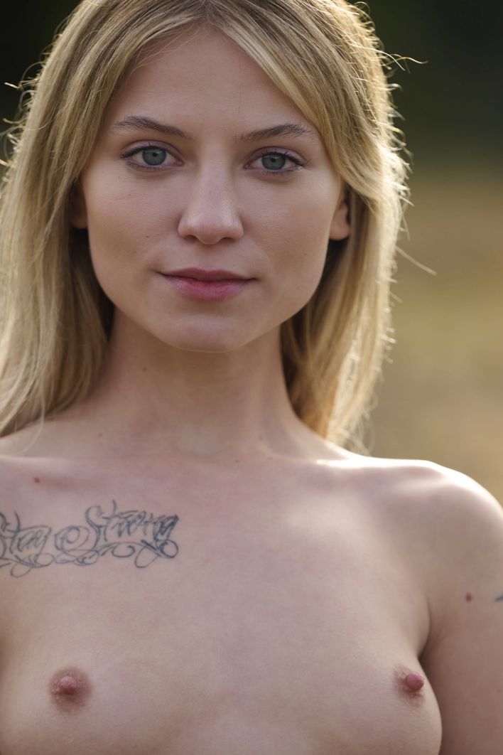 Molli in Naked Outdoors. Thumb 5