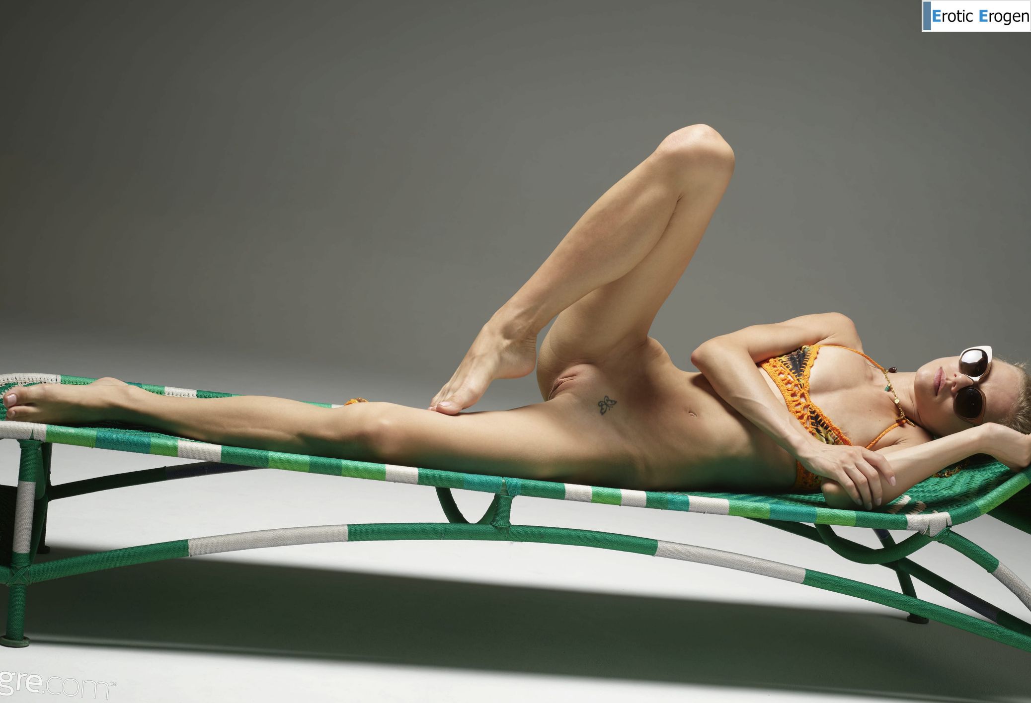 Riana in Sunny Sexy. Picture 11